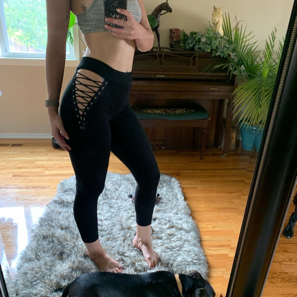 Leggings with cut out sides